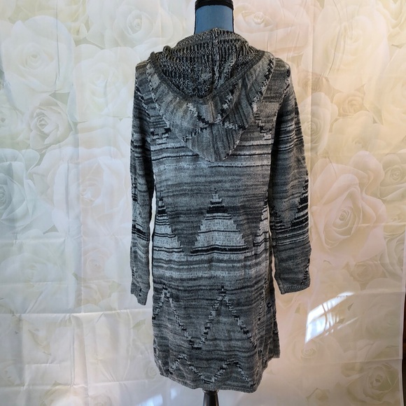 Long hooded gray  cardigan sweater - Picture 3 of 5